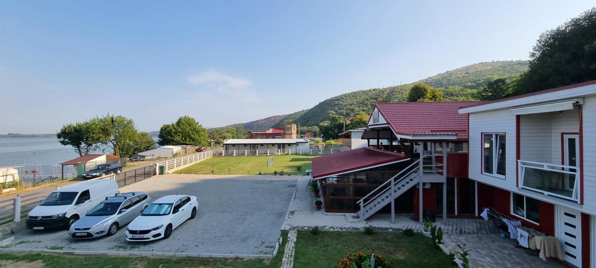 Vila Legrand Bazias Exterior photo